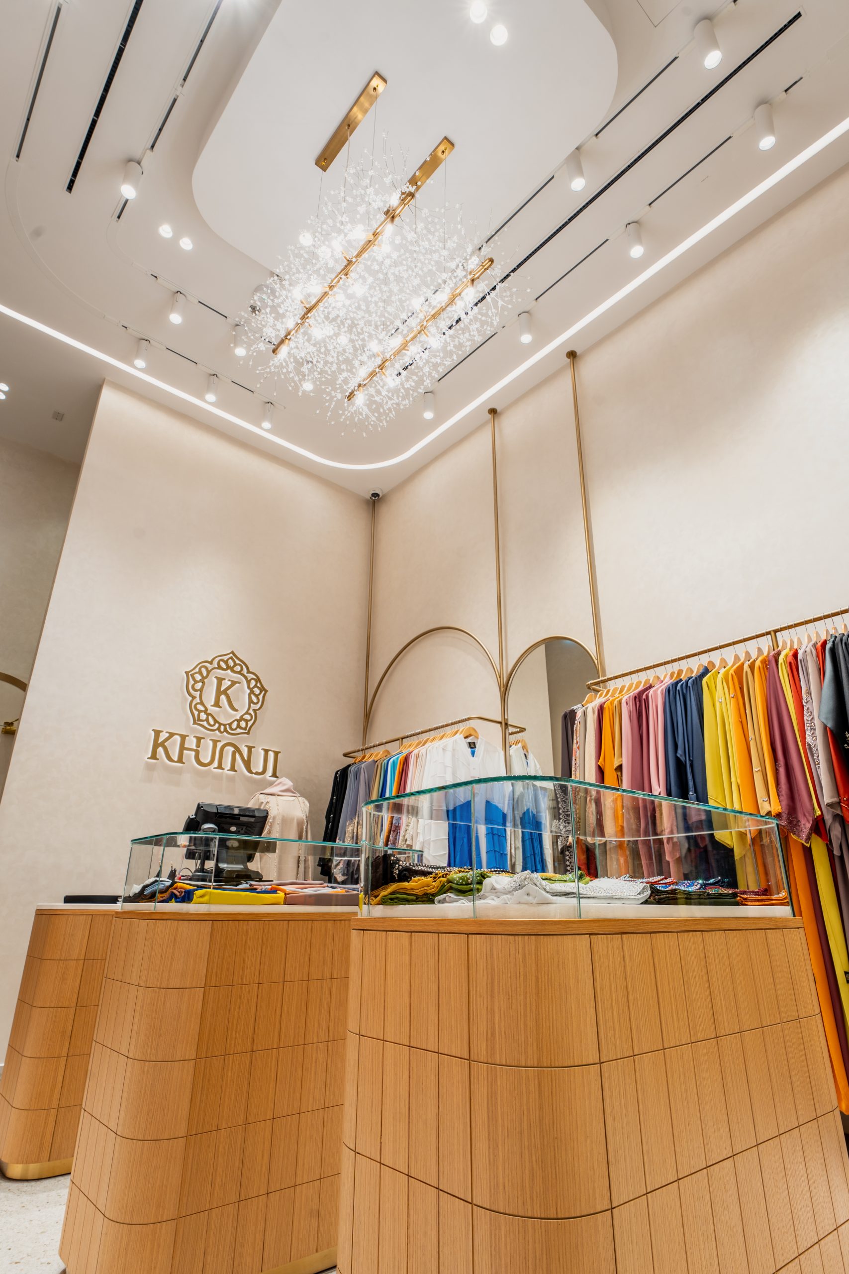 Khunji Retail Store Dubai Mall