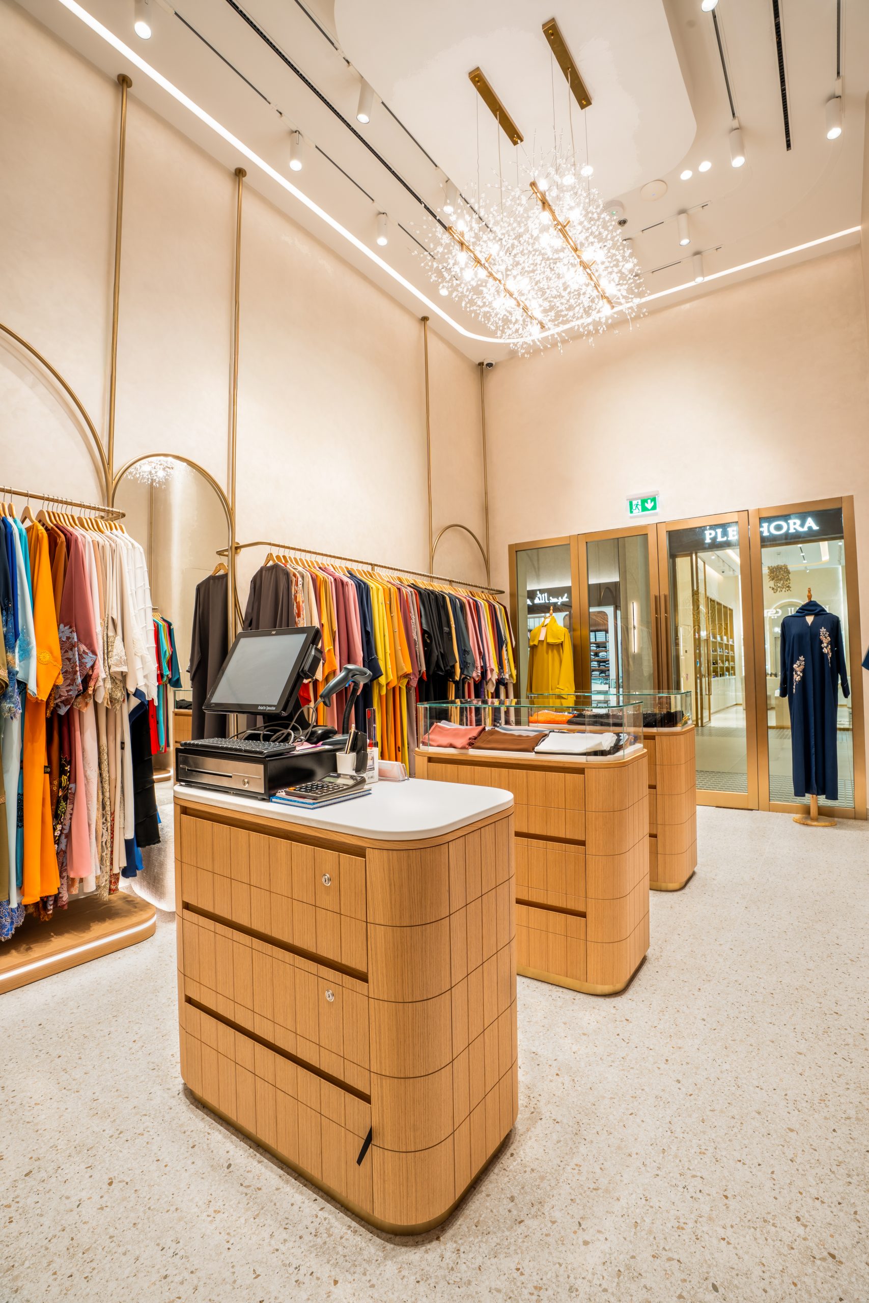 Khunji Retail Store Dubai Mall